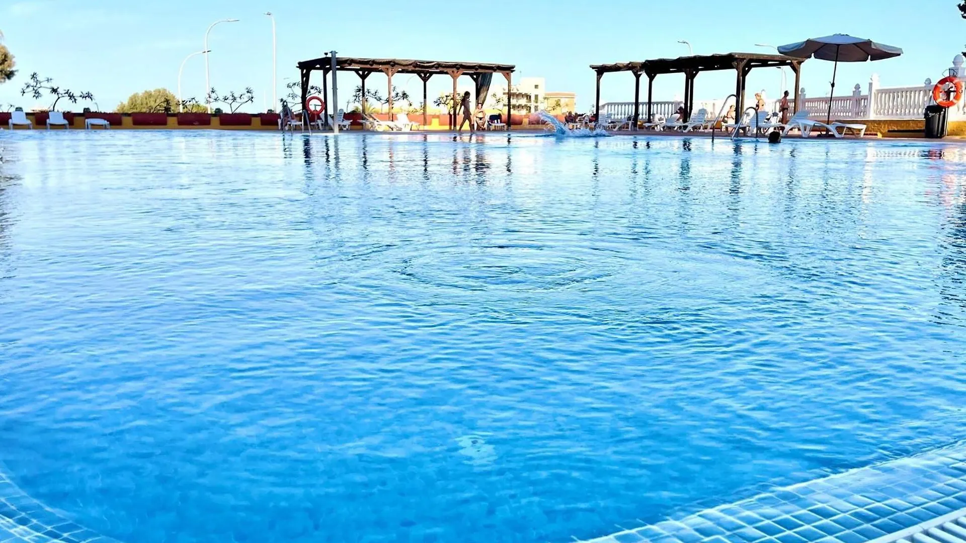 Nice Apartment With Communal Pool Torremolinos